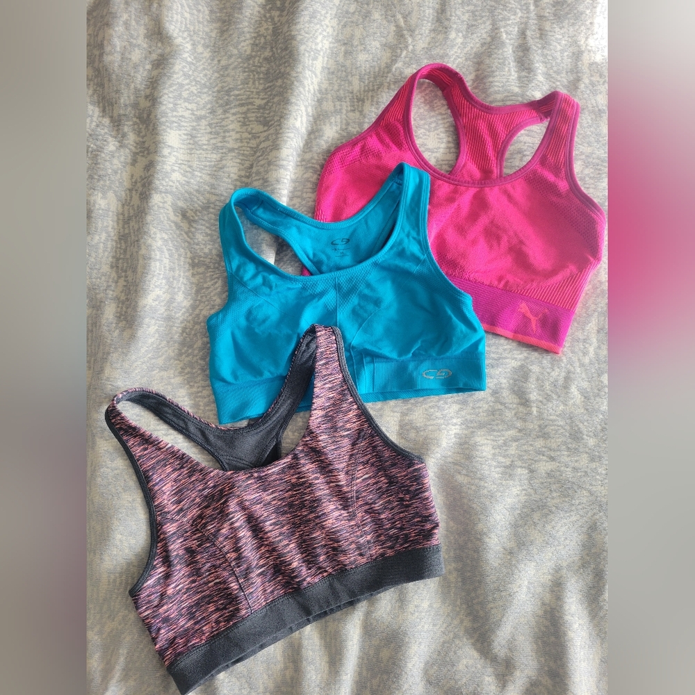 Lot of 3 womens sportsbras size Medium